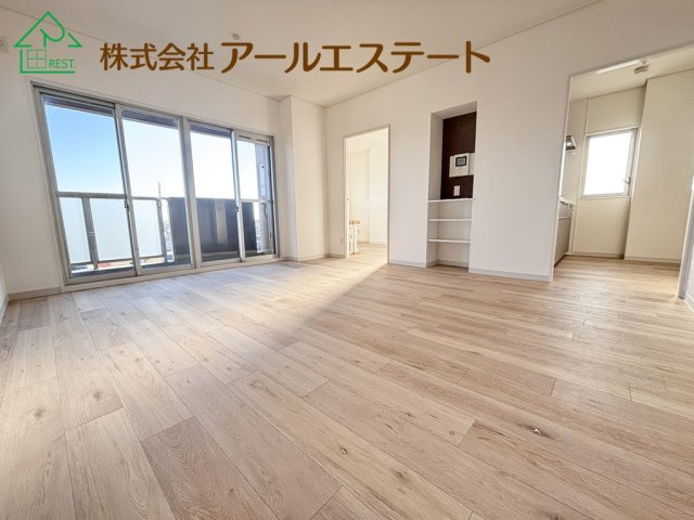 プレステージ姫路西飾磨　　山陽電鉄「西飾磨駅」徒歩2分の居間・リビング
