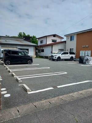 【駐車場】 | ジュネスユキα | 駐車場です