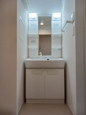 【洗面所】 | ジュネスユキα | 明るい洗面所です