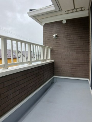 【バルコニー】 | シュウェット　メゾン | 暖かな日差しのふりそそぐバルコニー