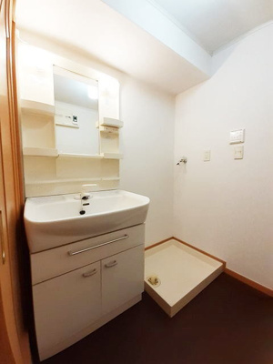 【洗面所】 | ソレアード | 脱衣スペースもあります