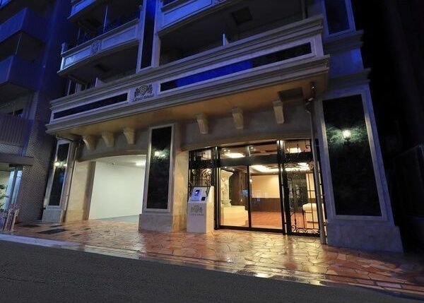 レオングラン本町橋のエントランス