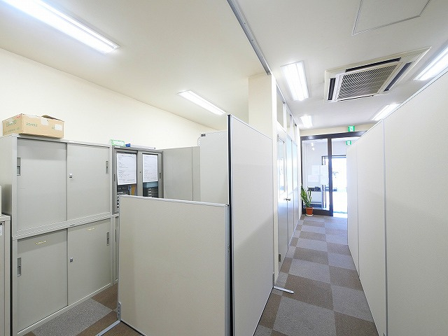 杏町倉庫事務所の内装