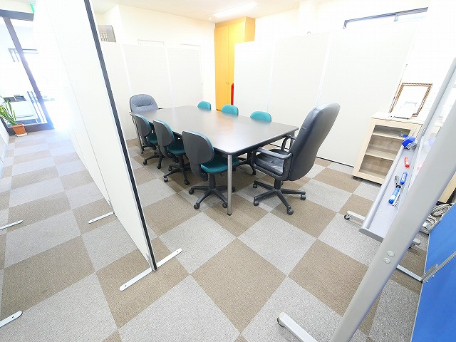 杏町倉庫事務所の内装