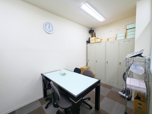 杏町倉庫事務所の内装