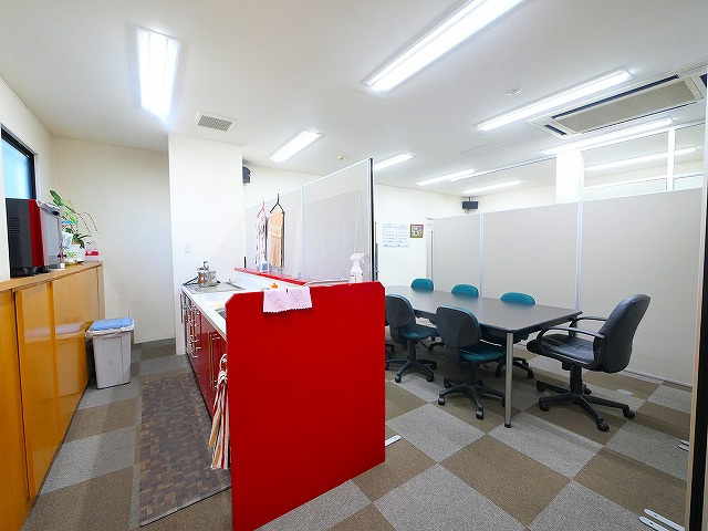 杏町倉庫事務所の内装