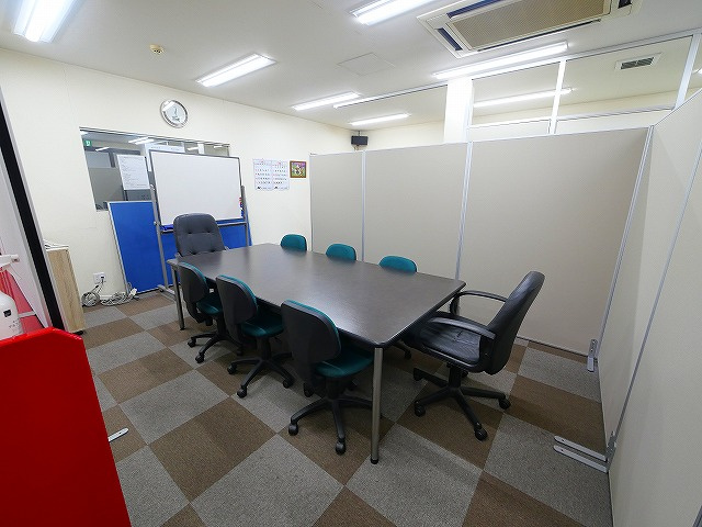 杏町倉庫事務所の内装