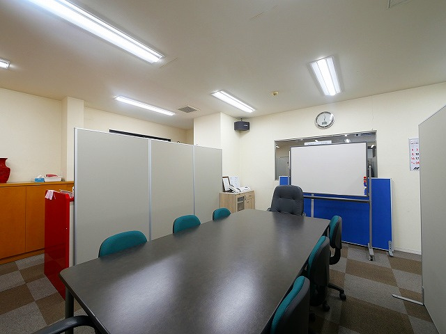 杏町倉庫事務所の内装