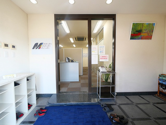 杏町倉庫事務所のロビー