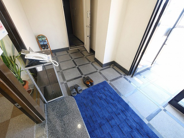 杏町倉庫事務所の内装