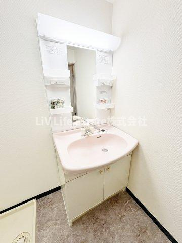 東村山市富士見町３丁目の賃貸マンションの洗面所