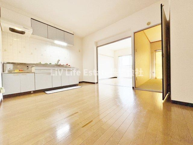 東村山市富士見町３丁目の賃貸マンションの居間・リビング