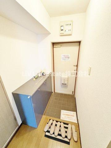 東村山市富士見町３丁目の賃貸マンションの玄関