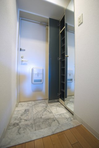 朝日プラザ岡山サウスフロントの玄関