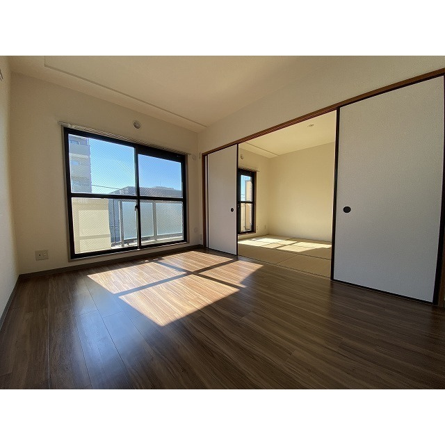 ポポラーレ壱番館の居間・リビング|洋室