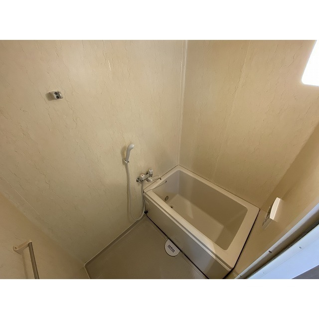 ポポラーレ壱番館の浴室|追い炊き機能付き