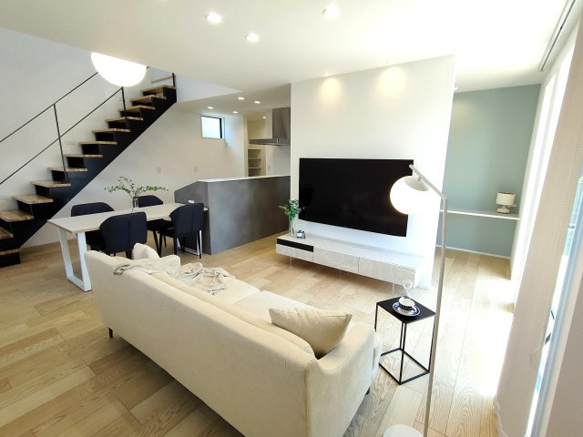 久留米市国分町　新築戸建の居間・リビング