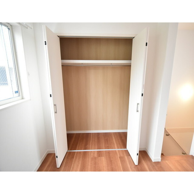 サニーサイドコートBの内装|明るい色調の室内です