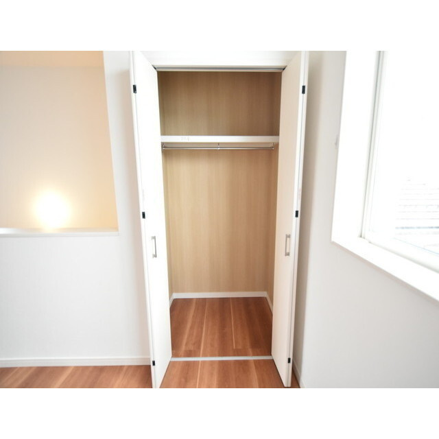 サニーサイドコートBの内装|明るい室内です