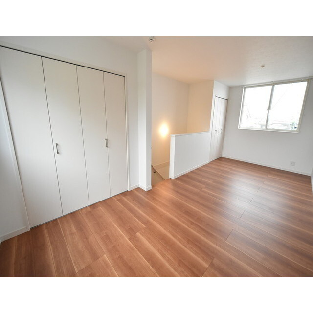 サニーサイドコートBの内装|明るい室内です