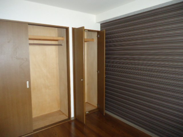 サンヒルズつつじヶ丘の内装|洋室