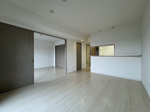 ライオンズガーデン大宮第３の居間・リビング|洋室　約12.1畳