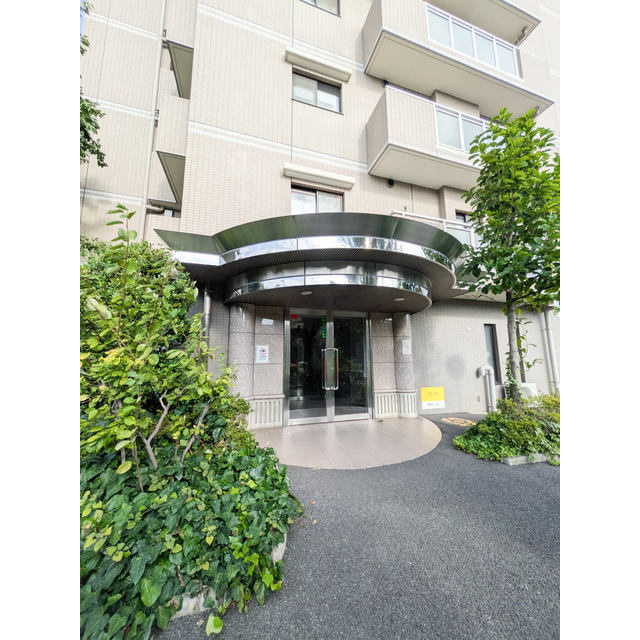 ルクレ川口ウエストのエントランス|清潔なエントランスです