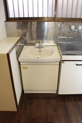 サンハイツ天野Ⅱの洗面所|脱衣スペースもあります