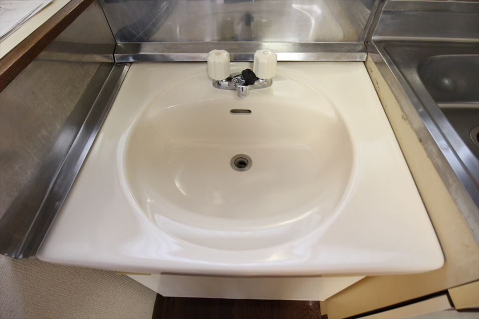 サンハイツ天野Ⅱの洗面所|コンパクトで使いやすい洗面所