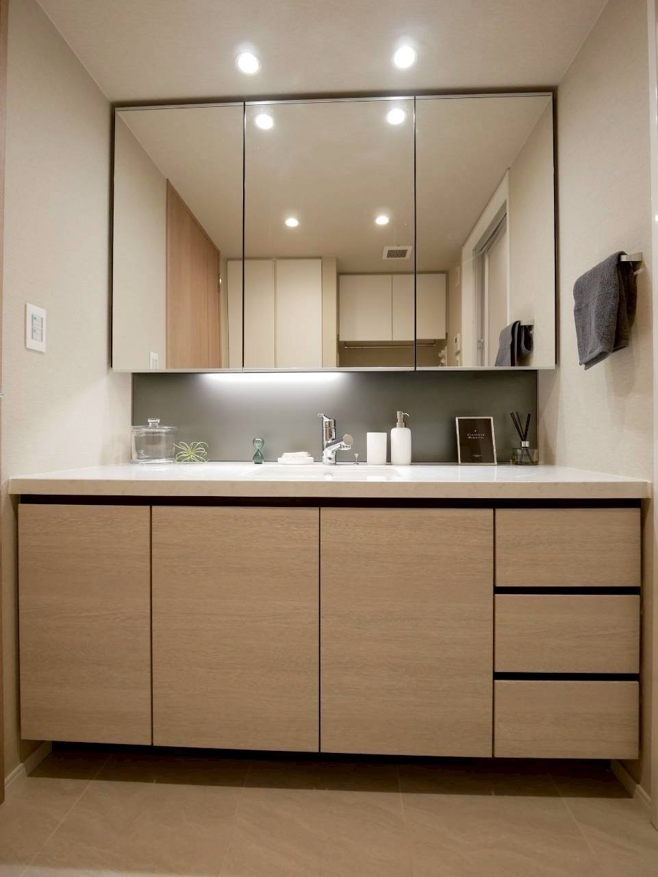 SKY DUO SUN VILLAGE T棟 41階の独立洗面台