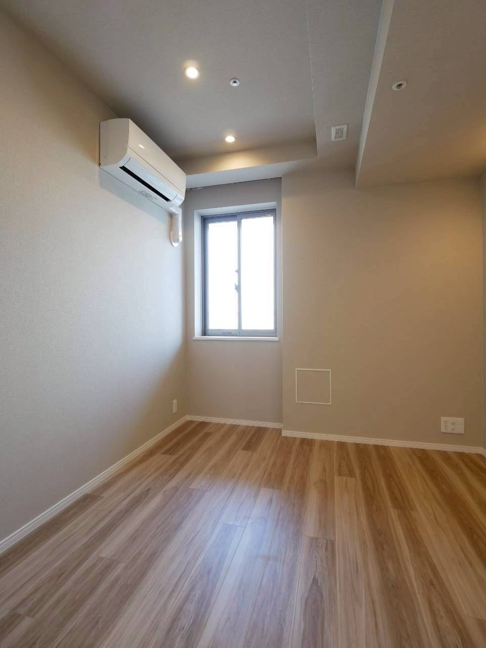 SKY DUO SUN VILLAGE T棟 41階の洋室