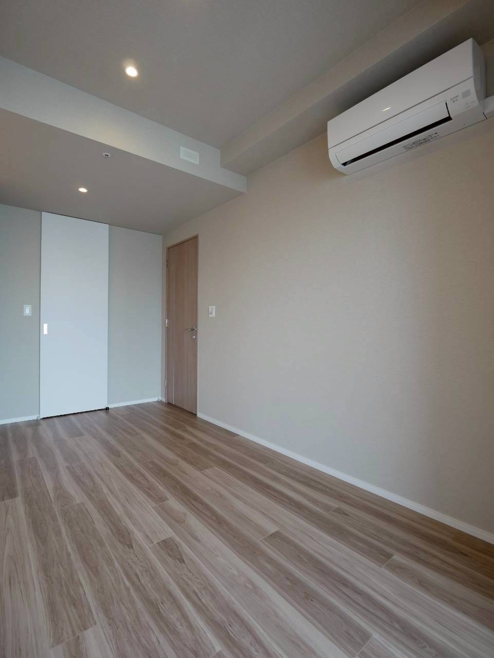 SKY DUO SUN VILLAGE T棟 41階の洋室