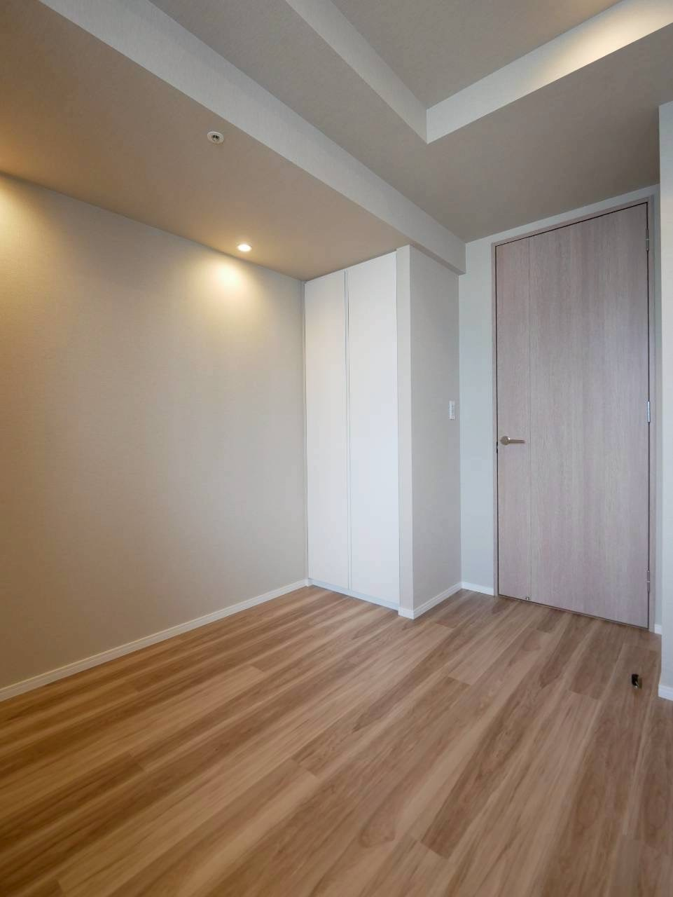 SKY DUO SUN VILLAGE T棟 41階の洋室