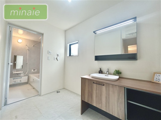 【脱衣所】 | 並列2台駐車　宅配ボックス付き　鷺沼台3　1号棟 | 販売現地