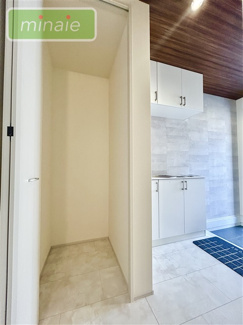 【収納】 | 並列2台駐車　宅配ボックス付き　鷺沼台3　1号棟 | 玄関の収納です　販売現地