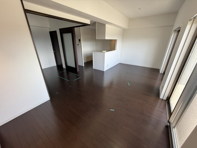 アンフィニⅩⅠ緑地公園の居間・リビング