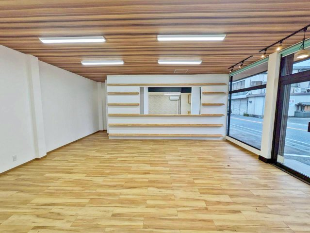 【居間・リビング】 | 事業用）大善寺テナント