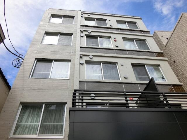 中野レーベルの外観|５階建です