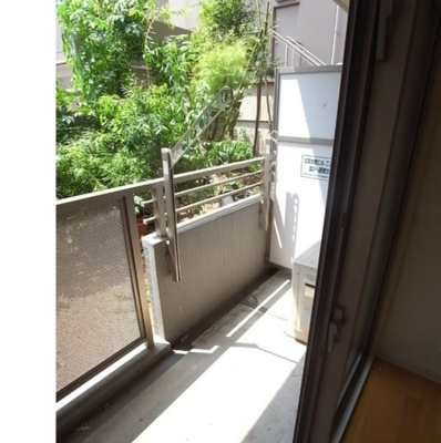 【バルコニー】 | ベルジェ東陽町 | 外からの目が気にならないバルコニーで洗濯物が干せます