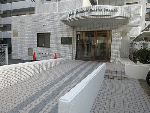 ライオンズマンションシーサイド今宿のエントランス|マンションエントランス
