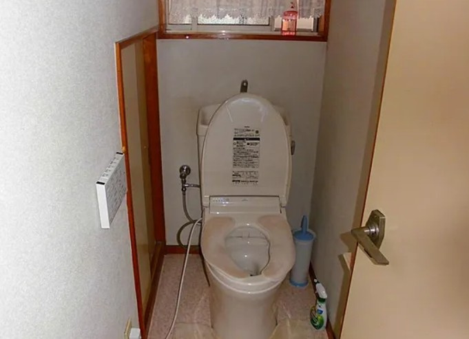 【中古】鶴ヶ島市松ヶ丘中古住宅のトイレ