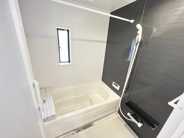 【浴室】 | 福岡市南区西長住1丁目第4　2号棟（全2棟）【仲介手数料無料・0円】 | 現地写真。浴室です。