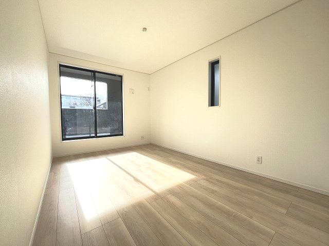 【寝室】 | 福岡市南区西長住1丁目第4　2号棟（全2棟）【仲介手数料無料・0円】 | 現地写真。2階主寝室です。