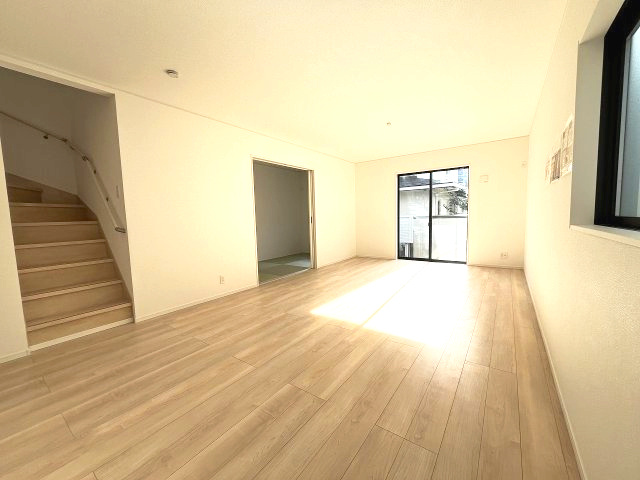 【居間・リビング】 | 福岡市南区西長住1丁目第4　2号棟（全2棟）【仲介手数料無料・0円】 | 現地写真。