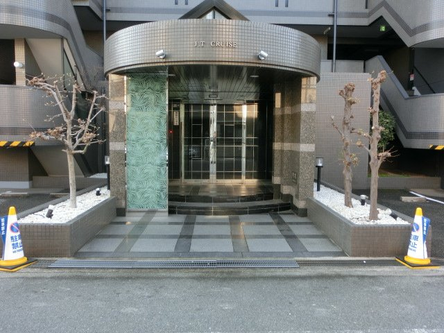 大阪市東住吉区今川４丁目の賃貸マンションのエントランス