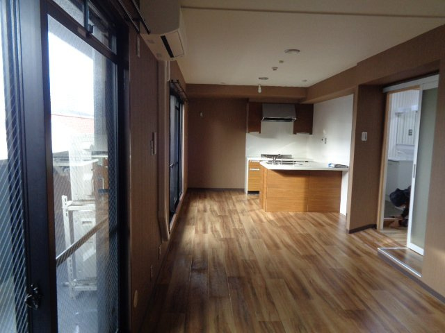 大阪市東住吉区今川４丁目の賃貸マンションの居間・リビング