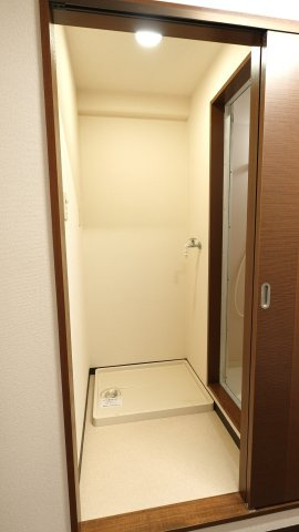メゾンフローラの玄関