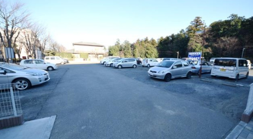 Ａｒｒｏｚ　Ｉ　（アロスワン）の駐車場