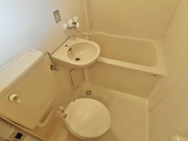 町田市鶴川３丁目のアパートの浴室