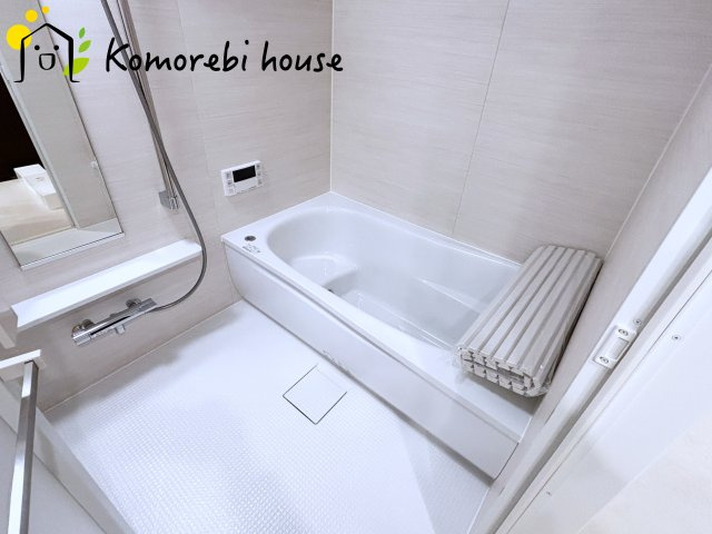 コスモ大宮日進ビューステージの浴室|一日の終わりに、深い安らぎを。ゆったり足を伸ばせる浴槽と、保温性に優れた最新設備が、まるでホテルのようなバスタイムを演出します。新築だからこそ味わえる“上質な癒し”をご家庭に			